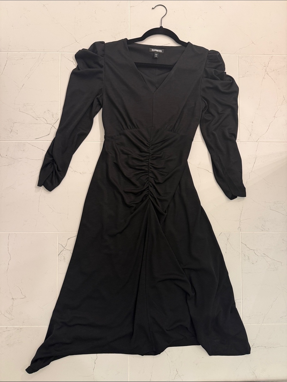 Express Black Long-Sleeve Ruched V-Neck Midi Dress with Puff Shoulders